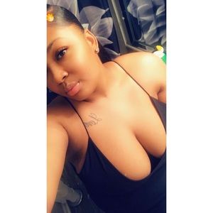 Meet your Posher, Camille